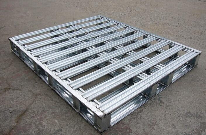 Pallet thép – Giải pháp nâng đỡ hàng hóa bền chắc cho kho công nghiệp