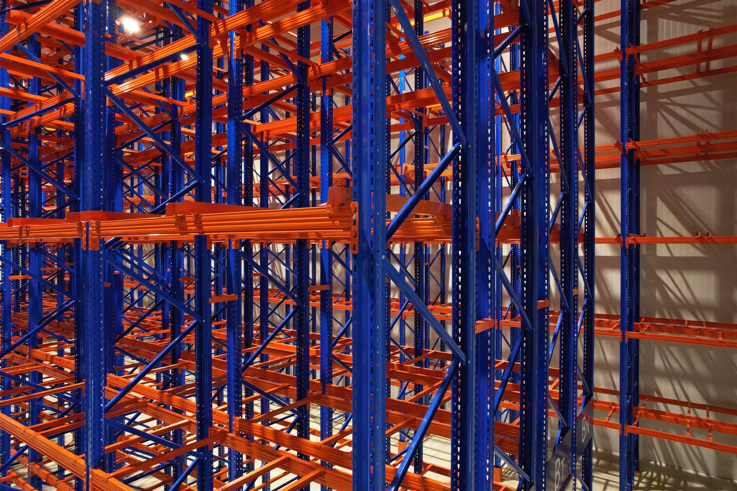 Kệ Double Deep – Giải pháp lưu trữ pallet mật độ cao