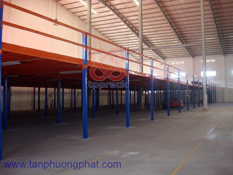 Sàn thép nhiều tầng – Giải pháp mở rộng không gian lưu trữ và vận hành