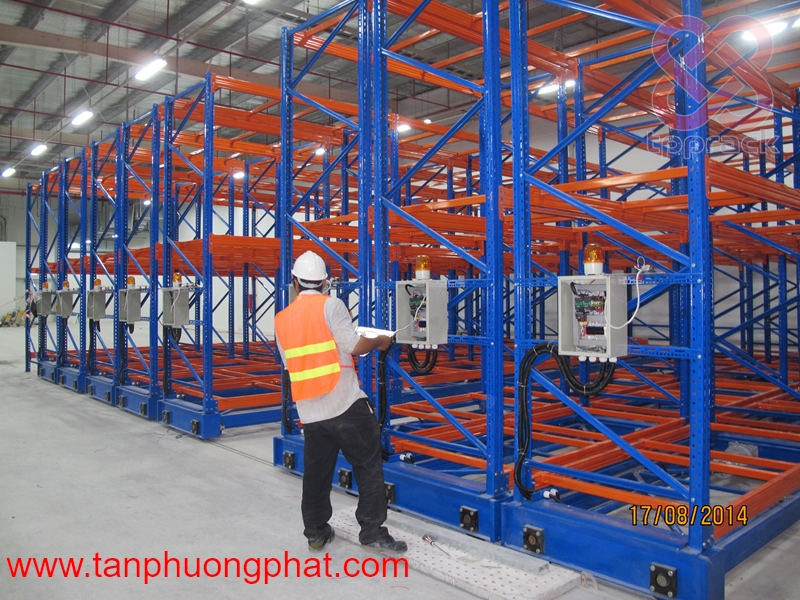Kệ Mobile Rack – Tối ưu diện tích, tăng sức chứa kho hàng