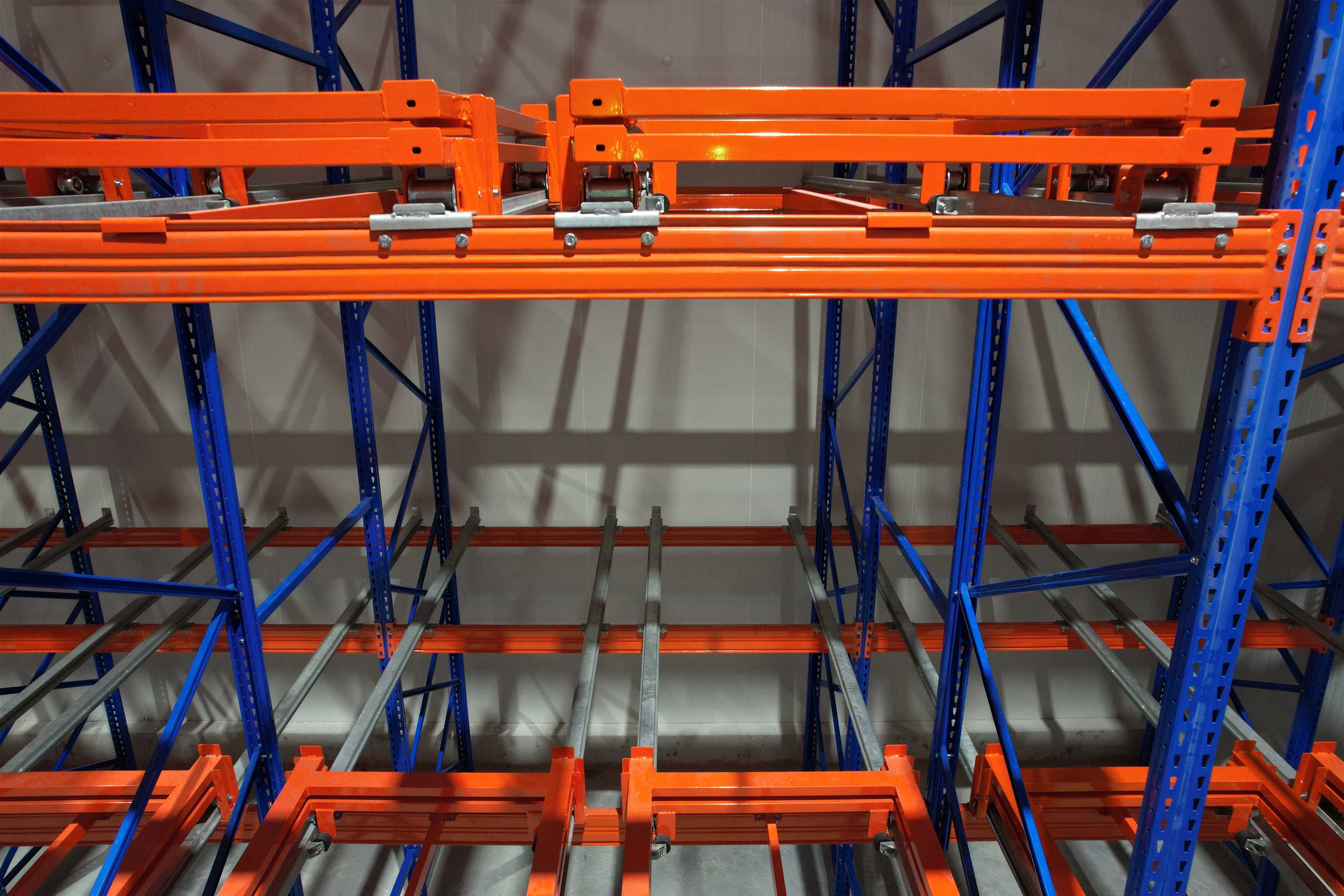 Kệ Pushback – Giải pháp lưu trữ pallet tối ưu diện tích kho